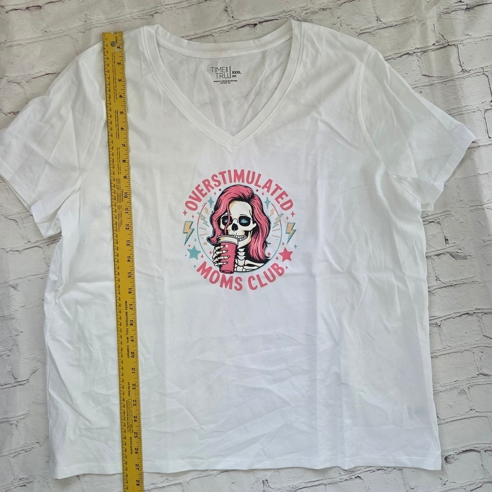 Time and Tru Overstimulated Moms Club Graphic V-Neck T-Shirt White XXXL 3XL